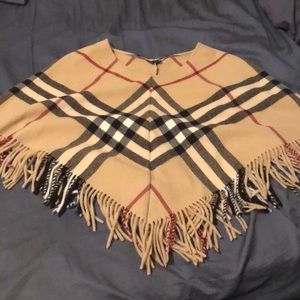 Burberry small poncho,